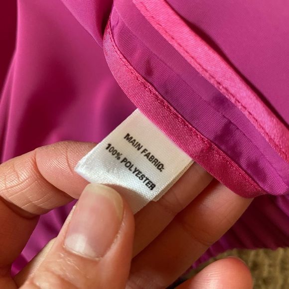 ✨ST. JOHN Hot Magenta 💕 Windbreaker Jacket Women’s Medium [M] Gold Details EUC✨ - Picture 11 of 16